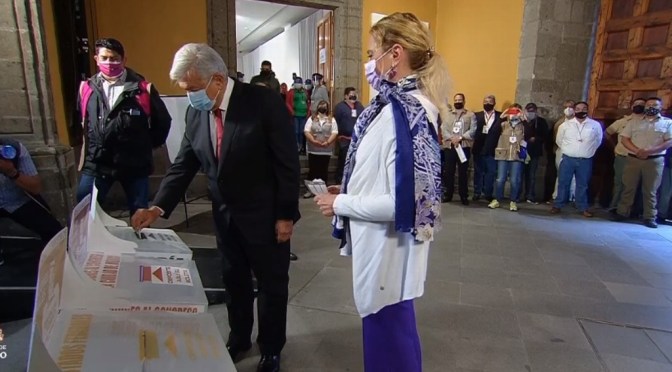 AMLO emite su voto en Centro Histórico de la CDMX