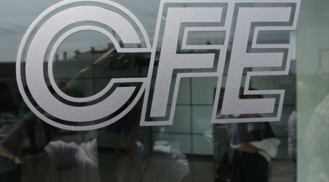 Ahora así sería el cobro de CFE, según explica personal que entrega recibos