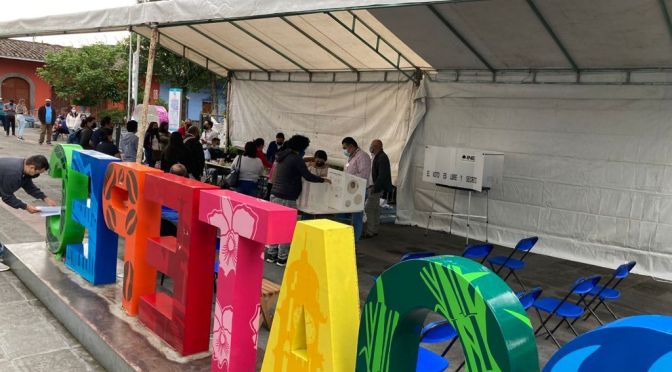 Instalan sin incidentes casillas especiales en Coatepec.