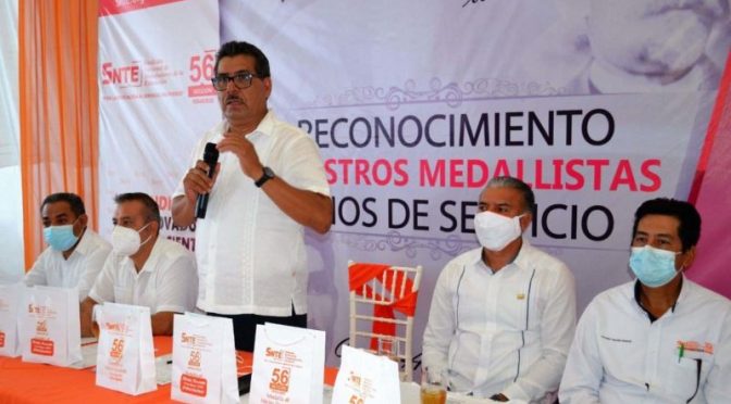 Gobierno de Cuitláhuac García ha cumplido con el pago de estímulos a docentes veracruzanos: SNTE