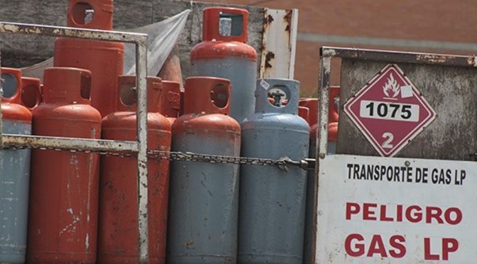 Gobierno pide a Reguladora precios fijos de emergencia para gas LP