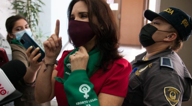 La secretaria de Salud obligada a otorgar las condiciones para que las mujeres puedan obortar hasta las 12 semanas de gestación. Con la nueva ley, Diana “N” presa en Oluta podría recuperar su libertad.