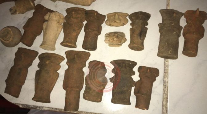 Máscaras y figuras de barro, nuevas piezas localizadas en entierro de Ixhuatlán