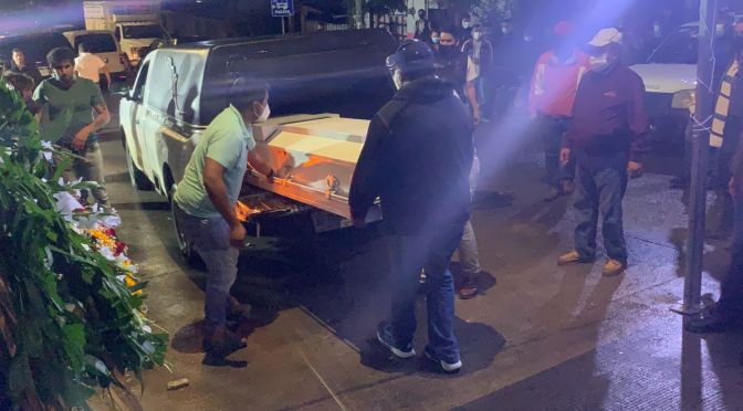 Velan a los cinco niños que fallecieron sepultados por deslave en Xalapa.