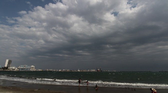 Frente frío dejará viento del norte con rachas de hasta 80 km/h en Veracruz