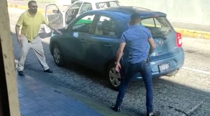 Discuten y casi se agarran a golpes por un lugar de estacionamiento.