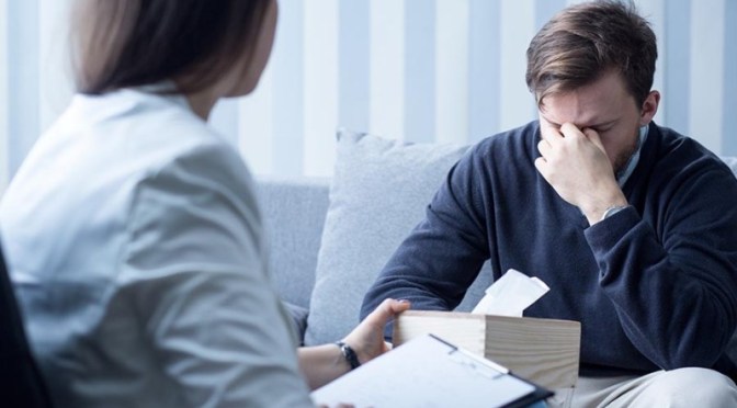 Cambios de humor drásticos, conductas violentas y estrés en exceso pueden provocar trastornos mentales: IMSS