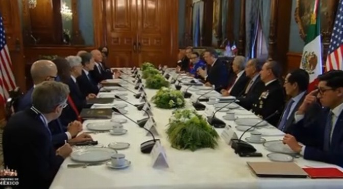 Encabeza AMLO reunión con delegación de EU en Palacio Nacional .