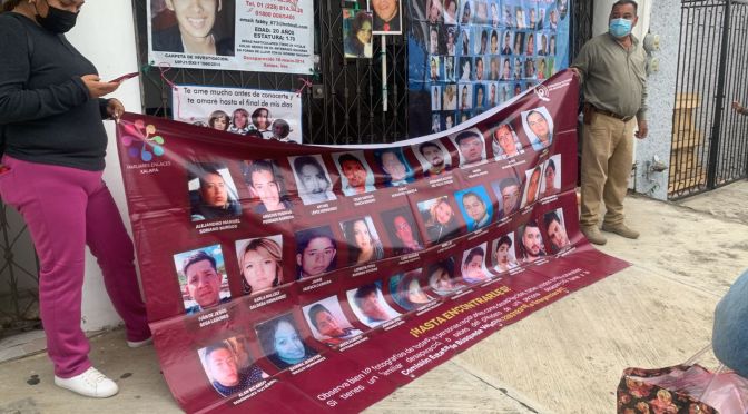 Protestan familiares de desaparecidos por imposición de funcionarios en la CEAAIV.