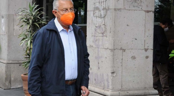 Ex rector de la UV aberrante la demanda de la FGR en contra de 31 académicos