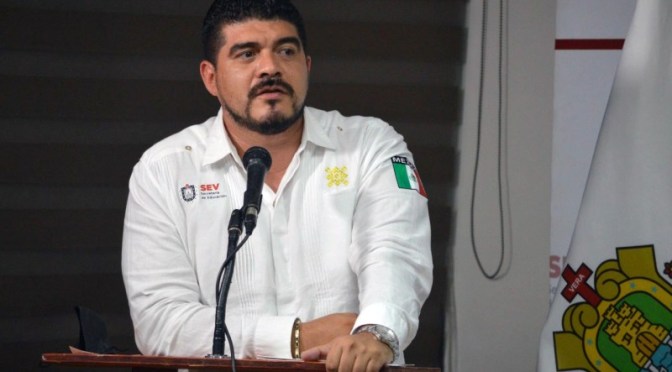 Con certeza jurídica y escrituras 71 escuelas de Veracruz pueden acceder a programas federales y estatales.