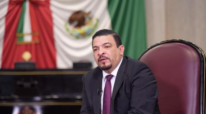 Llama Gómez Cazarín a la sensibilización en la lucha contra el cáncer de mama