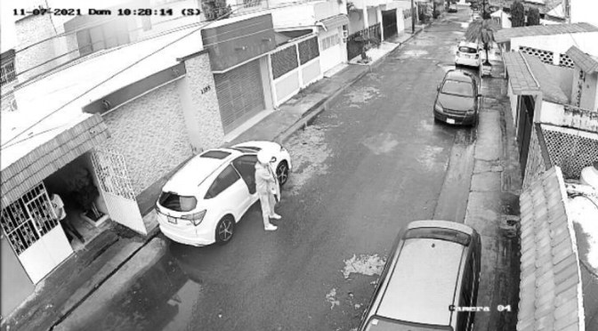 Graban robo de camioneta en el Floresta en Veracruz, vecinos piden reforzar seguridad