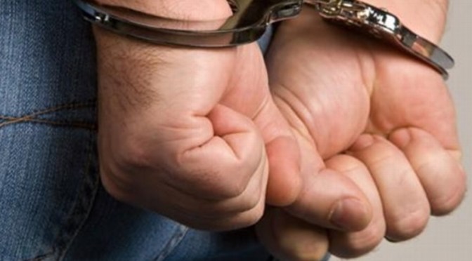 Detienen a hombre que llevaba marihuana en colonia de Boca del Río