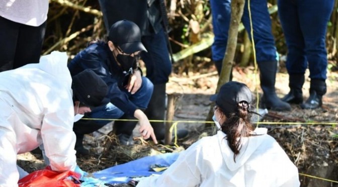 Van 65 cuerpos encontrados en fosas clandestinas de Arbolillo y mas de 5 mil restos humanos
