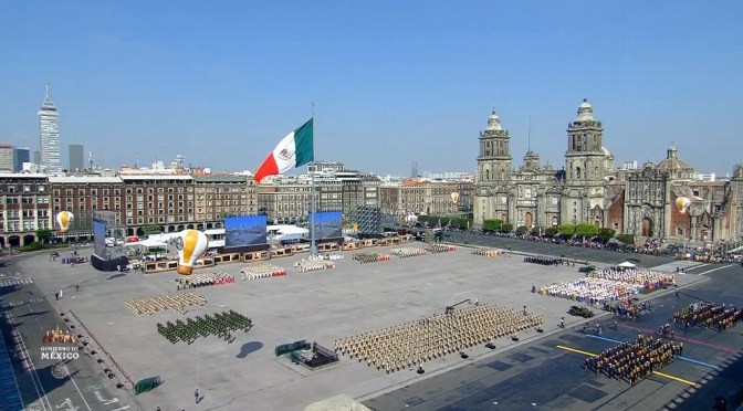 AMLO encabeza desfile por el 111 aniversario de la Revolución mexicana
