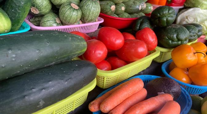 No baja de precio el jitomate, lleva una semana en 50 pesos el kilogramo.