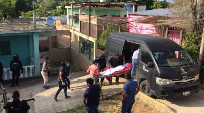 Dos mujeres asesinadas y una herida, es el saldo del ataque de un sujeto a una familia en Cosoleacaque