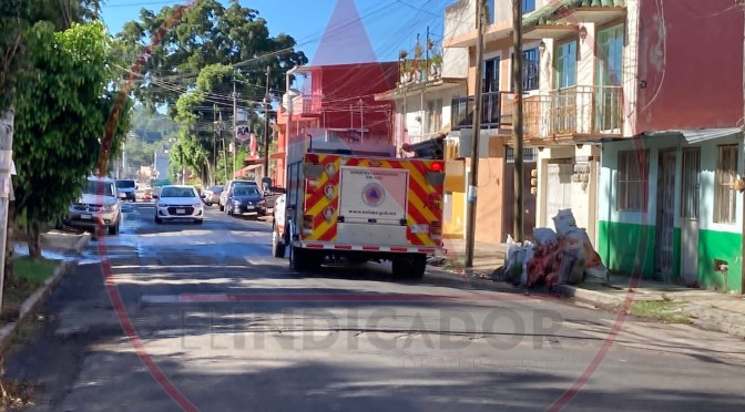 Se movilizan cuerpos de emergencia por fuga en pipa de gas