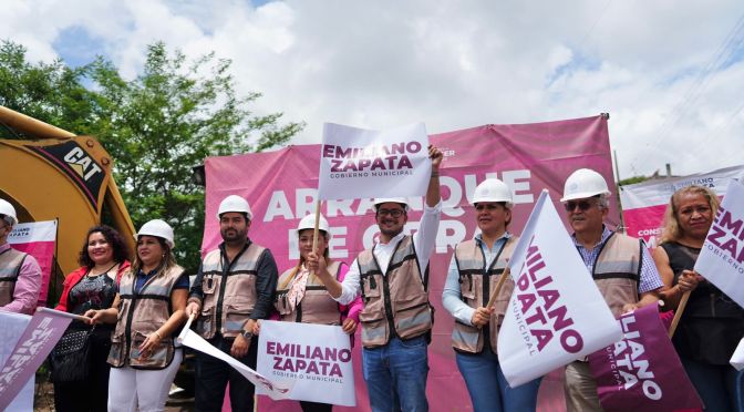 Da banderazo Erick Ruíz a pavimentación de camino entre las localidades más grandes de Emiliano Zapata