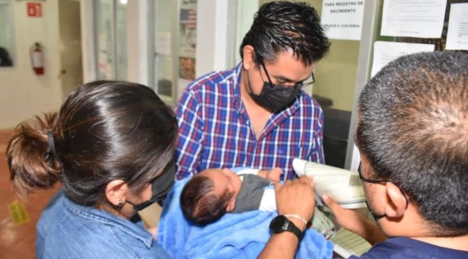 A tiempo, registran padres a sus hijos en Registro Civil de Emiliano Zapata