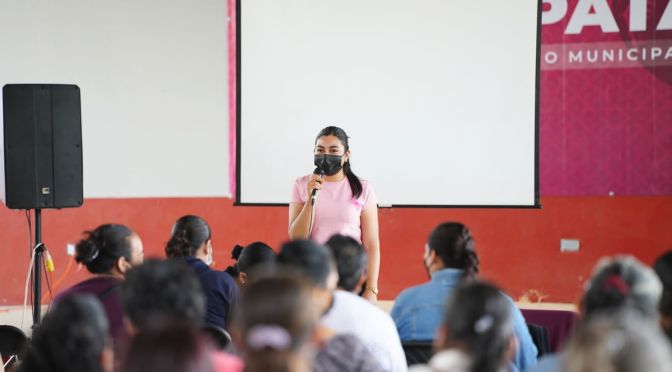 Procurando las salud de las mujeres, Erick Ruíz conmemora el «Mes Rosa» en Emiliano Zapata