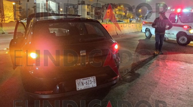 Choca y se da a la fuga en el Puente Bicentenario de Xalapa
