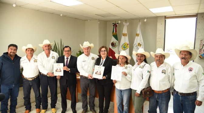 Atiende Presidenta del Congreso a la asociación Jinetes de Veracruz