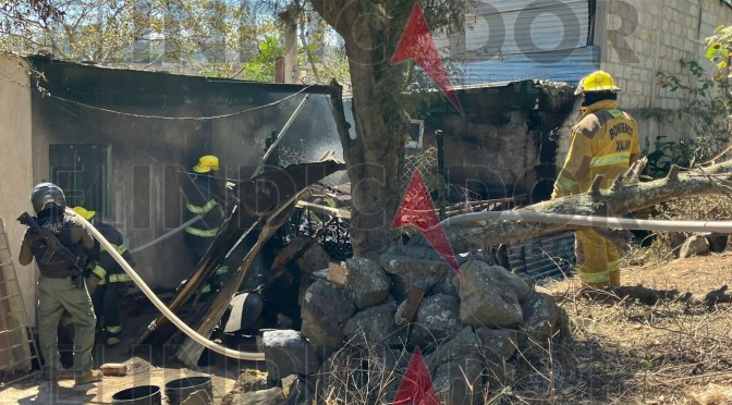 Se incendia casa de la colonia Lealtad Institucional en Xalapa