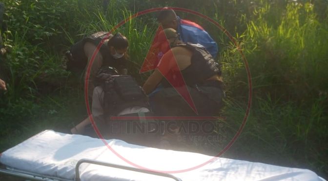 Mujer que iba a bordo de taxi dio a luz en carretera a Coatepec vía las Trancas