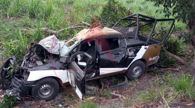 Elementos del IPAX sufren aparatoso accidente en la Veracruz-Poza Rica