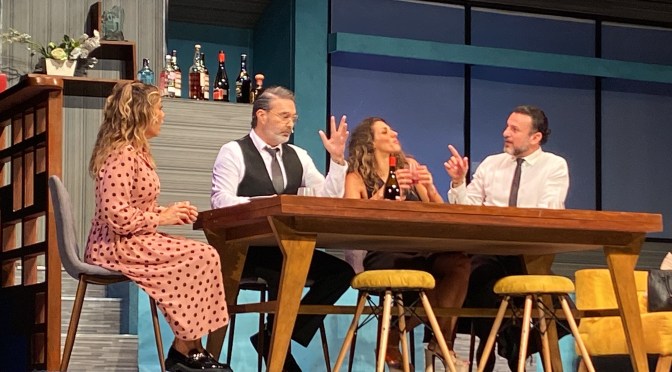 Con gran éxito se presenta la obra “Dos más dos” en el Teatro del Estado en Xalapa