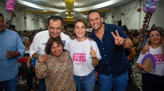 Hace a un lado el discurso político Adriana Rojano