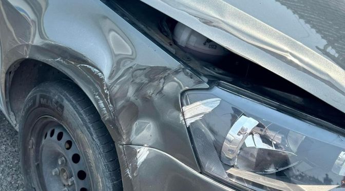 Trailer impacta vehículo de candidato a diputación por Emiliano Zapata