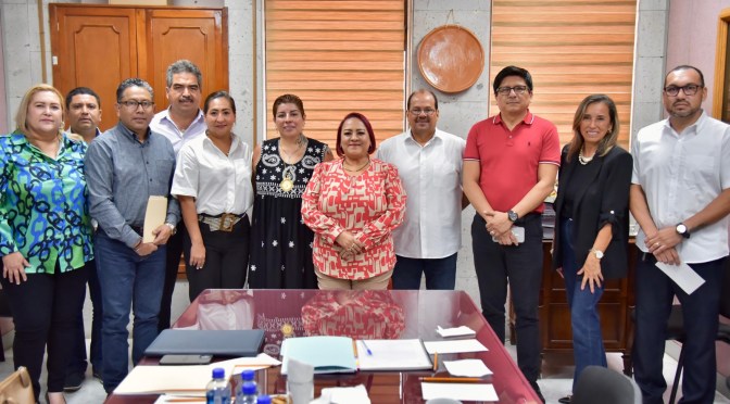 Asesora Congreso local a autoridades municipales