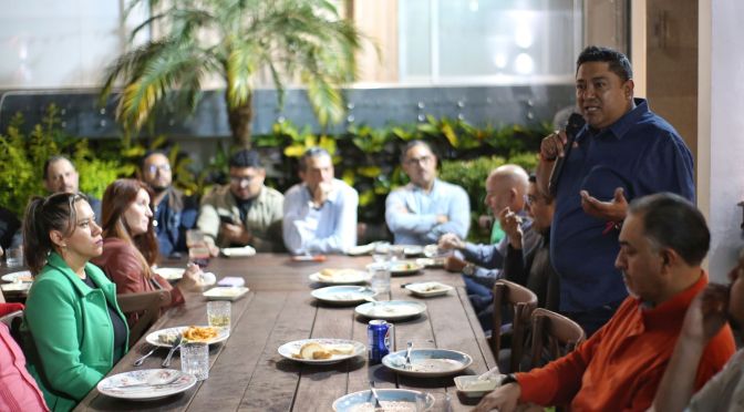 El diálogo permanente con el sector empresarial es vital para el desarrollo económico de Xalapa: Román Moreno