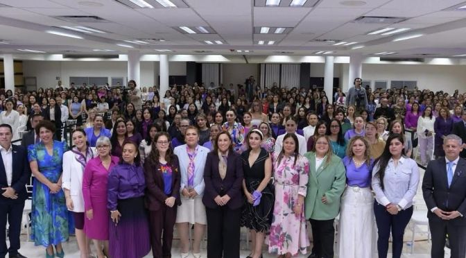 ¡Mujeres protegiendo Mujeres! 💜