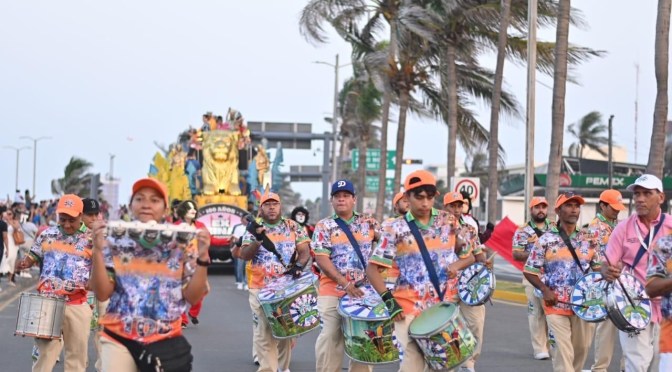 Realizan con éxito primer Gran Papaqui rumbo al Carnaval de Veracruz 2025