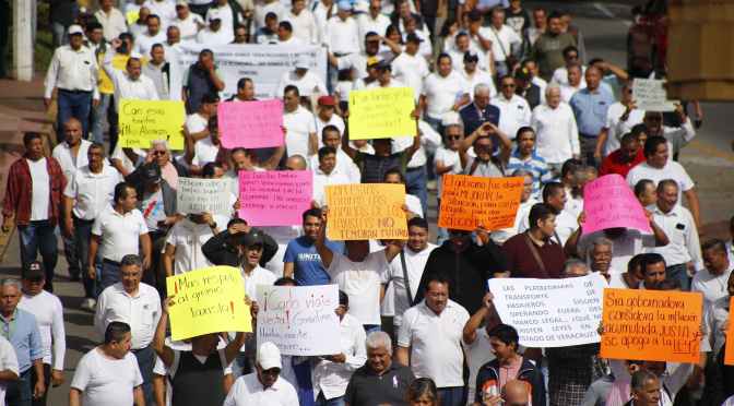 Tarifa mínima en disputa, taxistas de Xalapa y el estado buscan acuerdo con el gobierno
