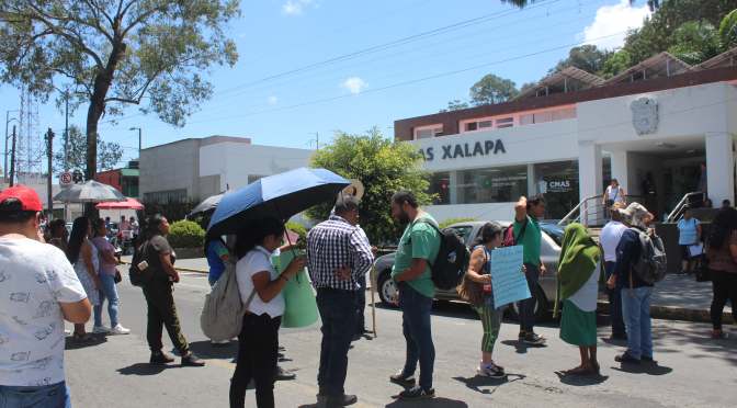 Vecinos de Xalapa exigen agua potable para varias colonias