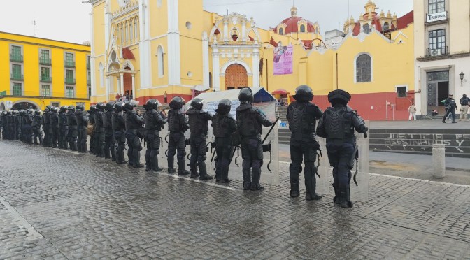 Desalojan bloqueo en avenida Enríquez tras protesta en Xalapa