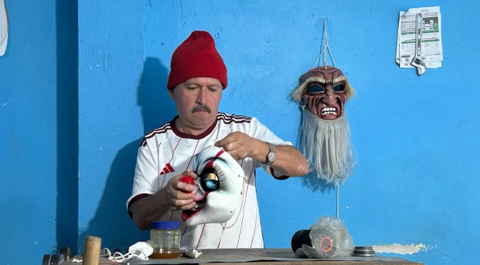 Orgullo y tradición: Jesús Córdoba, 40 años en la danza de moros y cristianos en Naolinco