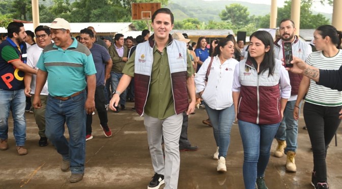 En San Andrés Tuxtla «nunca es tarde para aprender» saldremos del primer lugar en analfabetismo: Rafa Fararoni&nbsp;