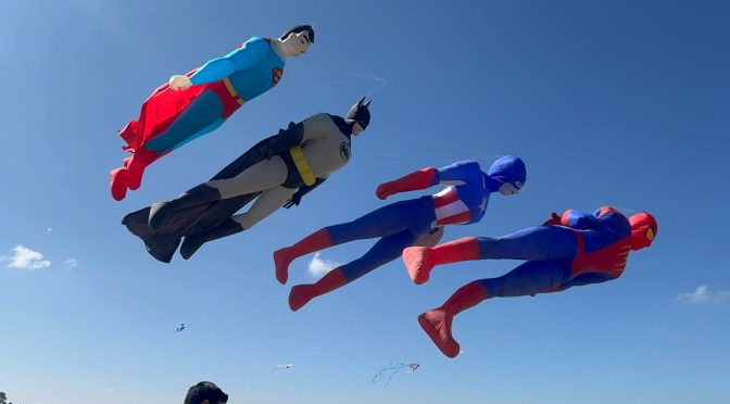 Volarte Papalotes deslumbra en Perote con figuras gigantes y coloridas