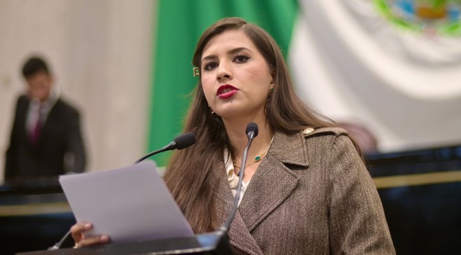 Legisladora Estefanía Bastida Cuevas propone abaratar escrituras para población vulnerable