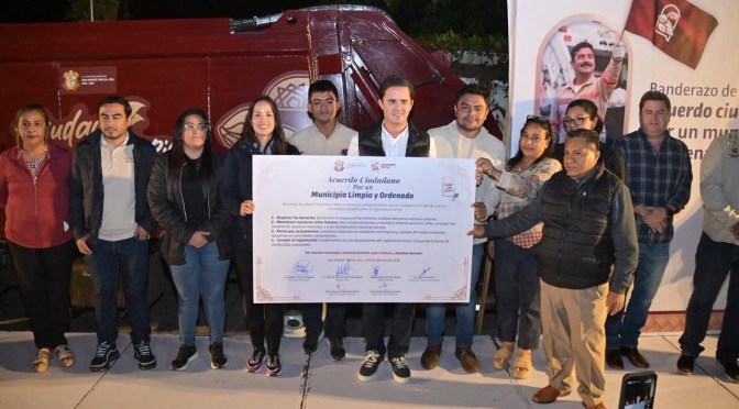 Gobierno de San Andrés Tuxtla y ciudadanía firman Acuerdo por una Ciudad Limpia y Ordenada