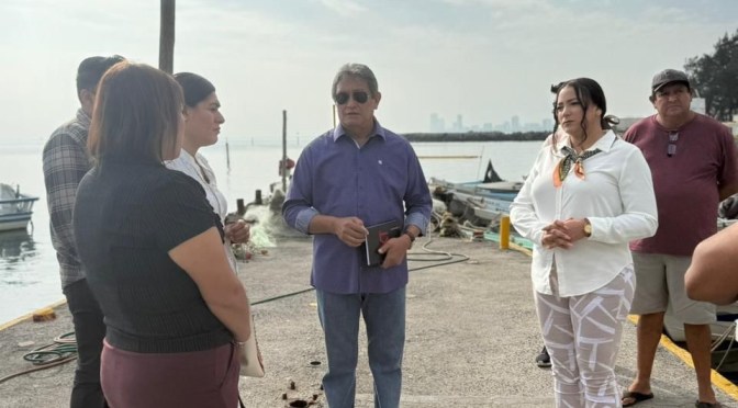 Por contaminación en Pajapan, diputada Roxana Barragán aboga por la protección de playas y comunidades pesqueras
