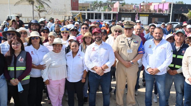Retiran 1.8 toneladas de residuos en jornada de limpieza costera en Coatzacoalcos
