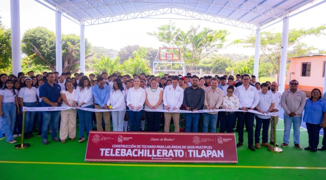 Más espacios dignos para estudiantes: Rafa Fararoni inaugura domo y cancha en Tilapan