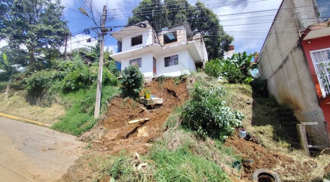 Derrumbe afecta vivienda y familia pide apoyo ante riesgo en su patrimonio